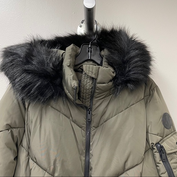 DKNY Green Jacket in Multiple Sizes - Picture 3 of 6